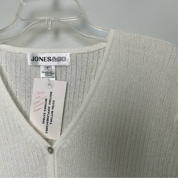Jones & Co White Vintage Vneck Button Down Textured Tee - Picture 2 of 5